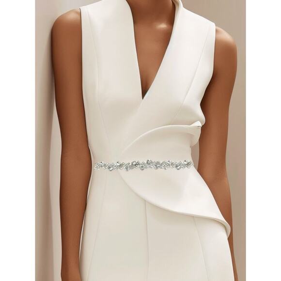 Fehaute White V-Neck Sleeveless Rhinestone sophisticated chic. Old Money - Picture 2 of 15